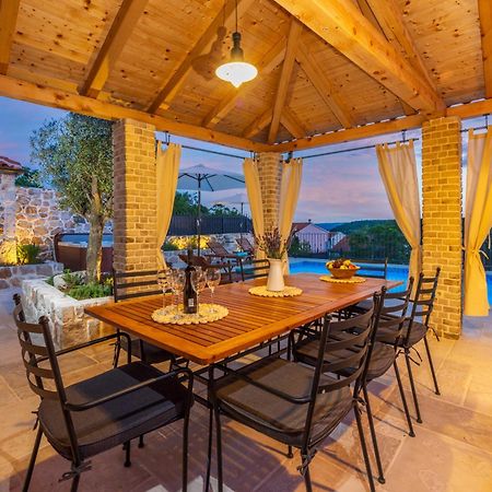 Stone Villa Mavric Grizane-Belgrad ภายนอก รูปภาพ