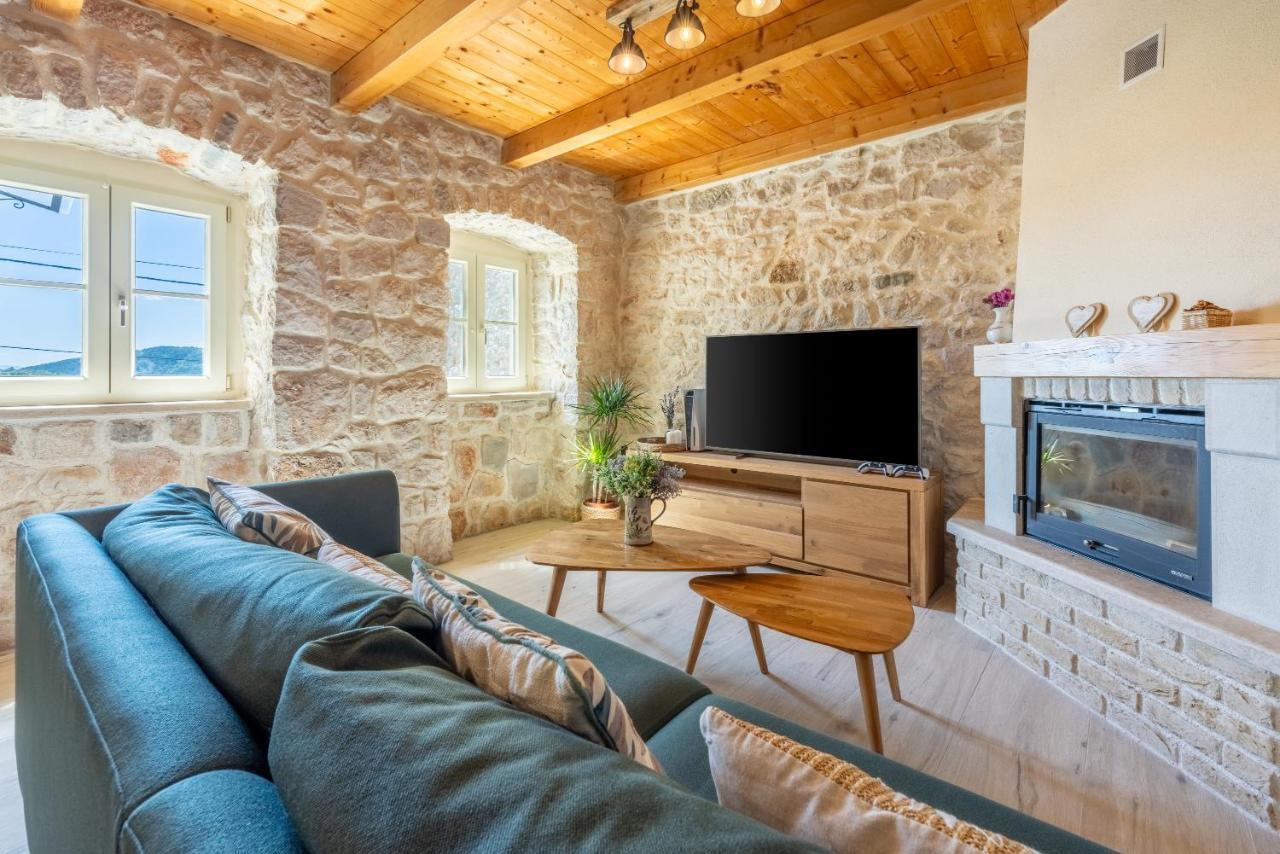 Stone Villa Mavric Grizane-Belgrad ภายนอก รูปภาพ