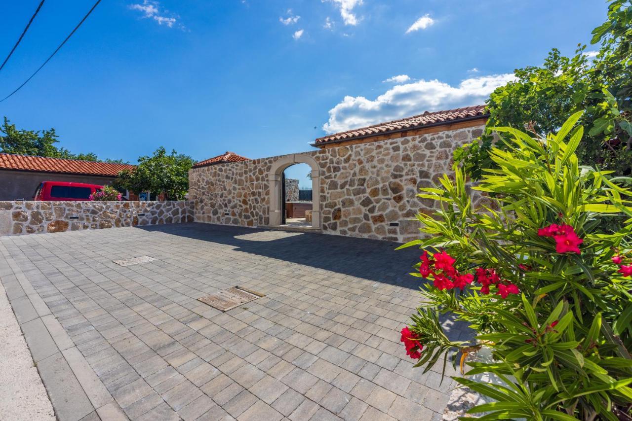Stone Villa Mavric Grizane-Belgrad ภายนอก รูปภาพ