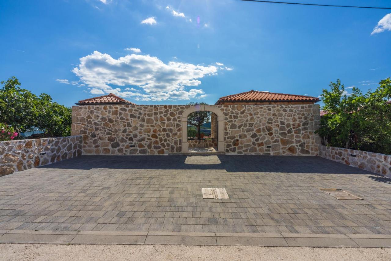 Stone Villa Mavric Grizane-Belgrad ภายนอก รูปภาพ
